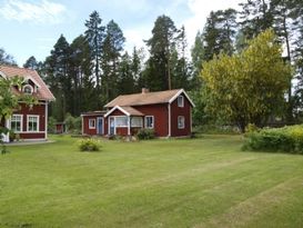 Gästhus vid golfbanan nära havet och stan