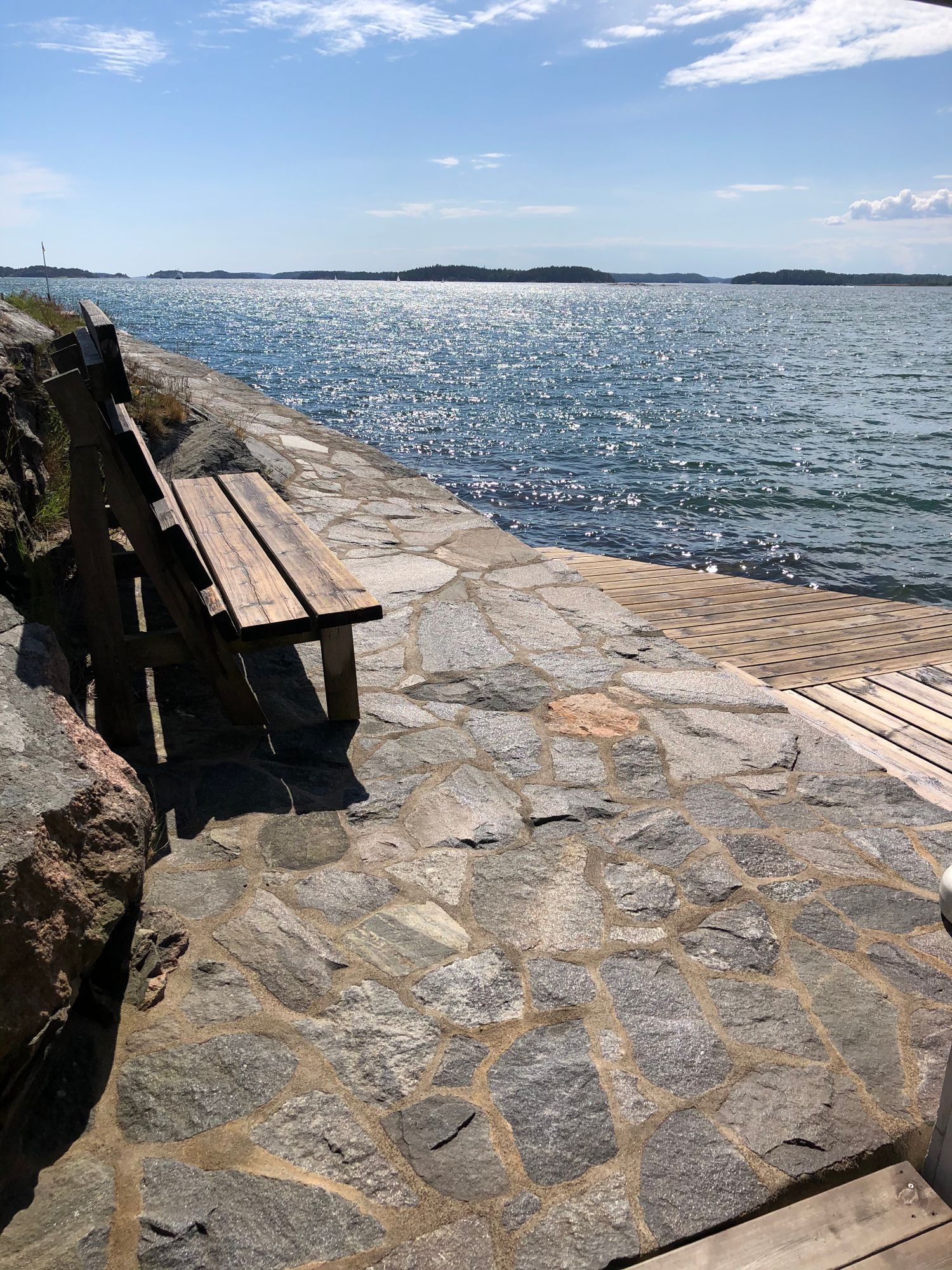 Charmig stuga på sjötomt – bild 17 av 18