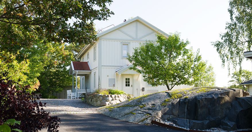 Fantastisk villa med sjöutsikt 200 m från havet – bild 12 av 24