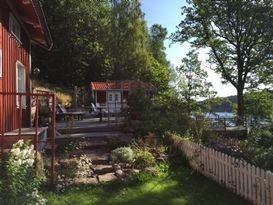 Charmigt torpställe med härlig sjöutsikt