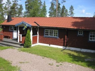 Stuga på strandtomt i Leksand- med roddbåt – bild 11 av 24