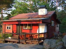Cottage at Ingmarsö a vivid archipelago island