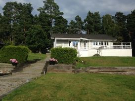 Skärgårdshus med sjöglimt, 20 min från Sthlm city