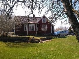 Cottage and guest house near sea.