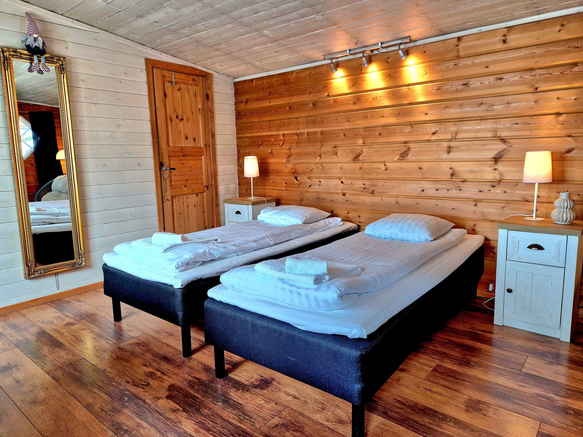 Arctic light cabin – bild 3 av 8