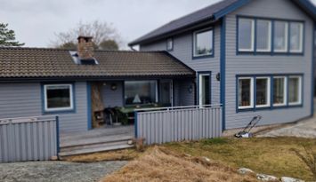 Rymligt skärgårdshus nära havet på Hönö