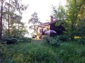 Stuga m sjötomt på Wettersö i Stockholms skärgård