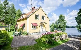 Hus vid sjön Stråken (Rud)