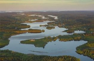 Gårdshus med unikt naturskönt läge