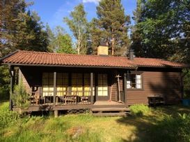 Cottage in undisturbed surroundings.