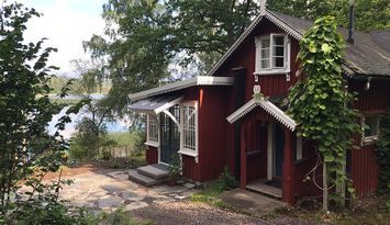 Idyll med egen strand