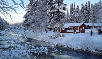 Familjevänlig mysig röd fjällstuga nära Kläppen
