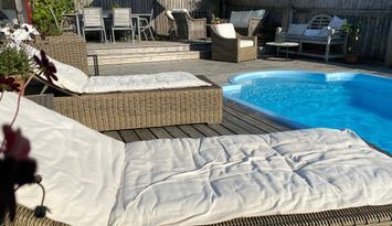 Social ute & inne i centrala Höganäsvillan