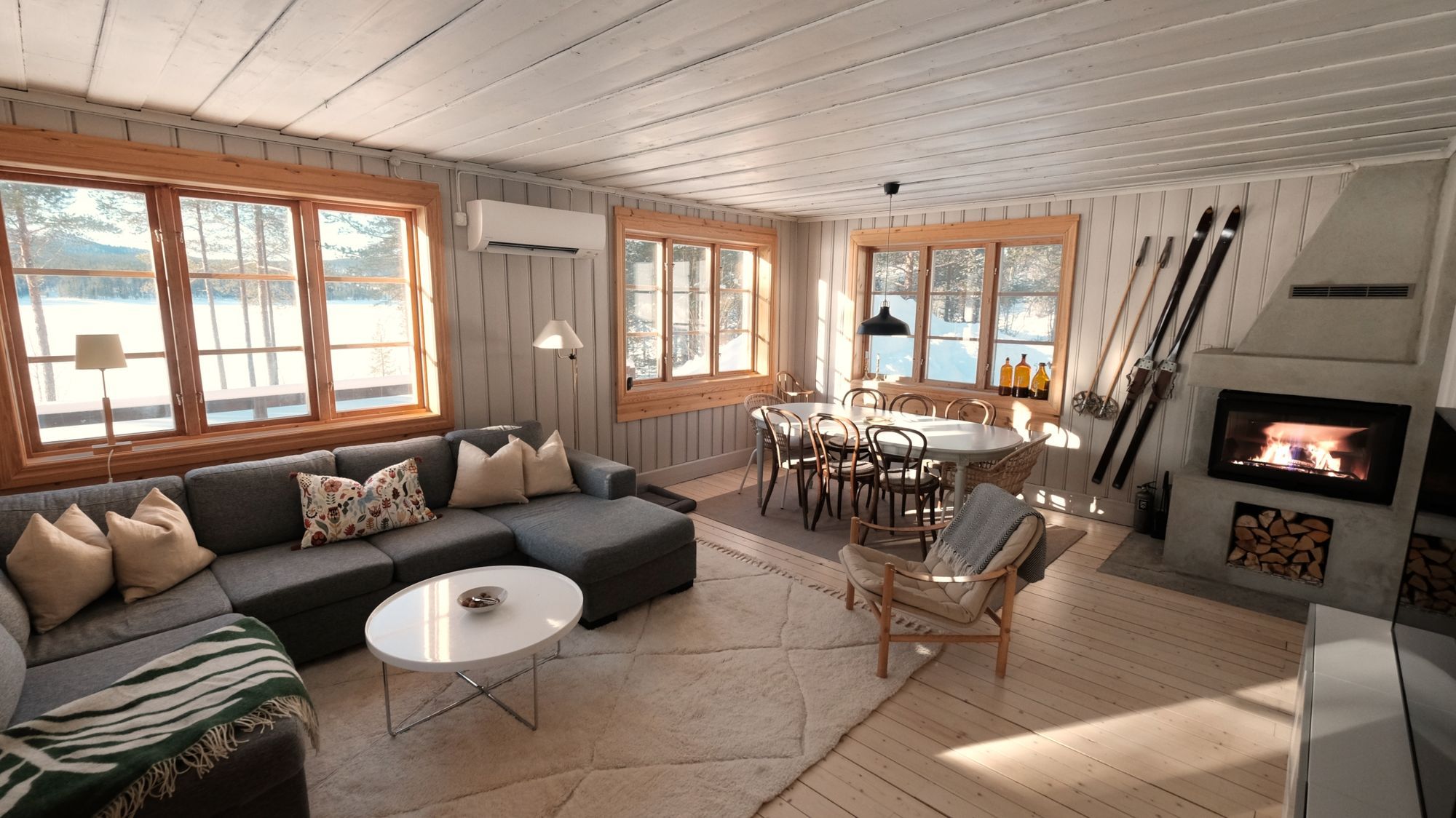 Mysigt året om hus med sjötomt (9 pers) – bild 3 av 24