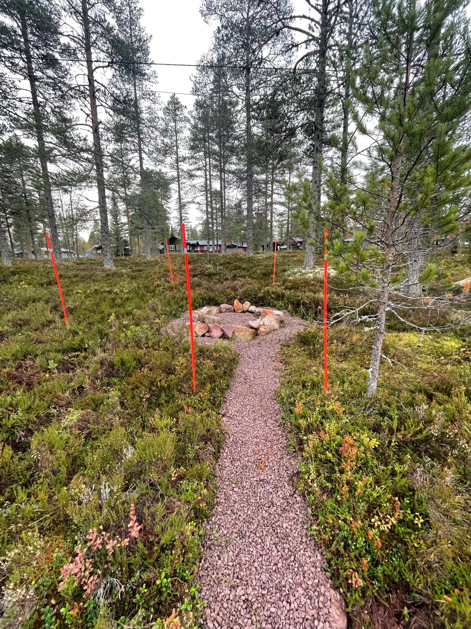 Genuine mysig fjällstuga m öppenspis & bastu – bild 5 av 24