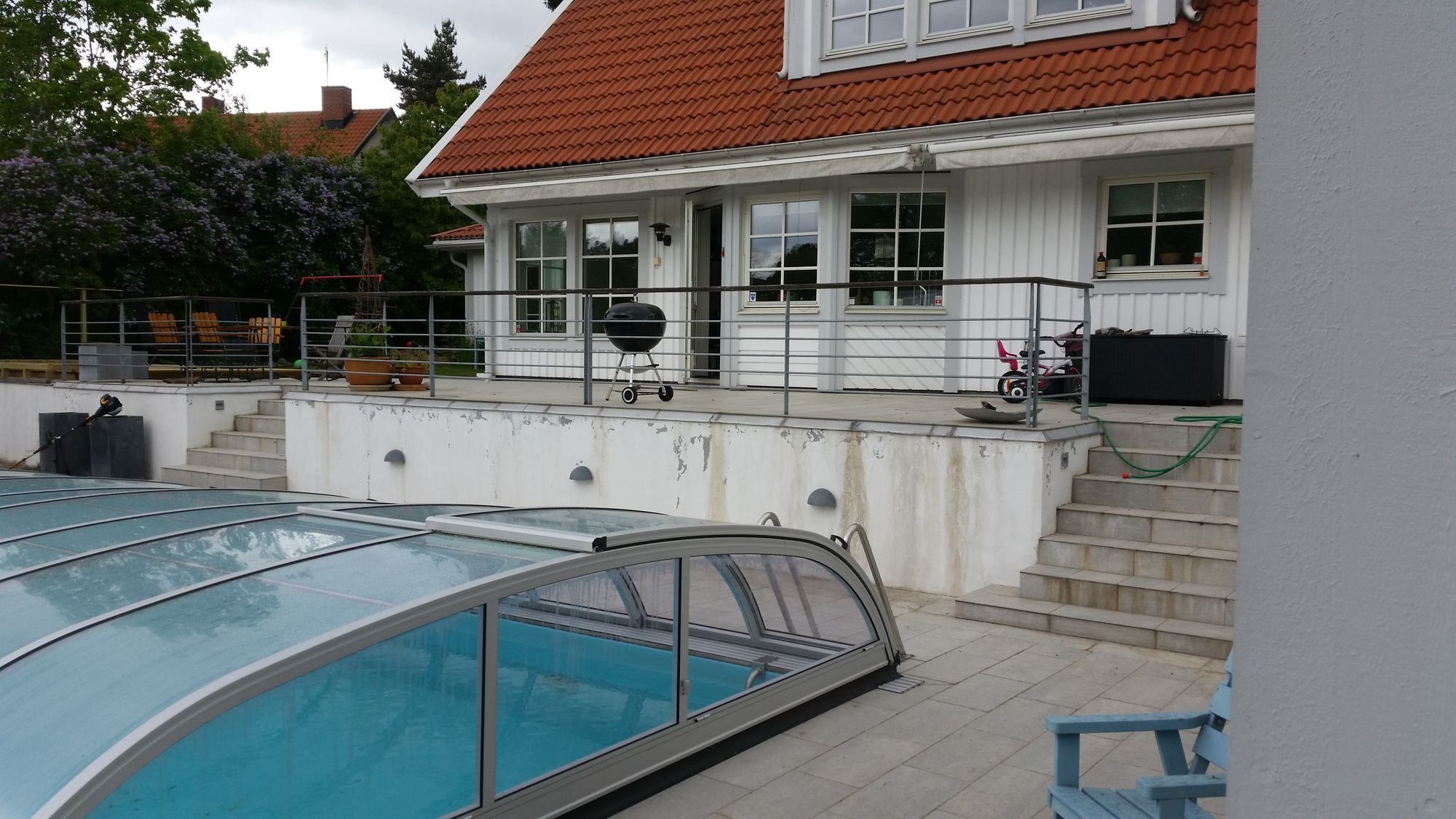Modern villa med pool! – bild 2 av 11