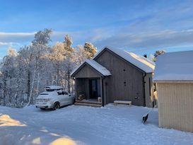Bruksvallarna - Nybyggt arkitektritat hus