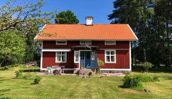 Charmigt torp på Vinön – Hjälmarens pärla