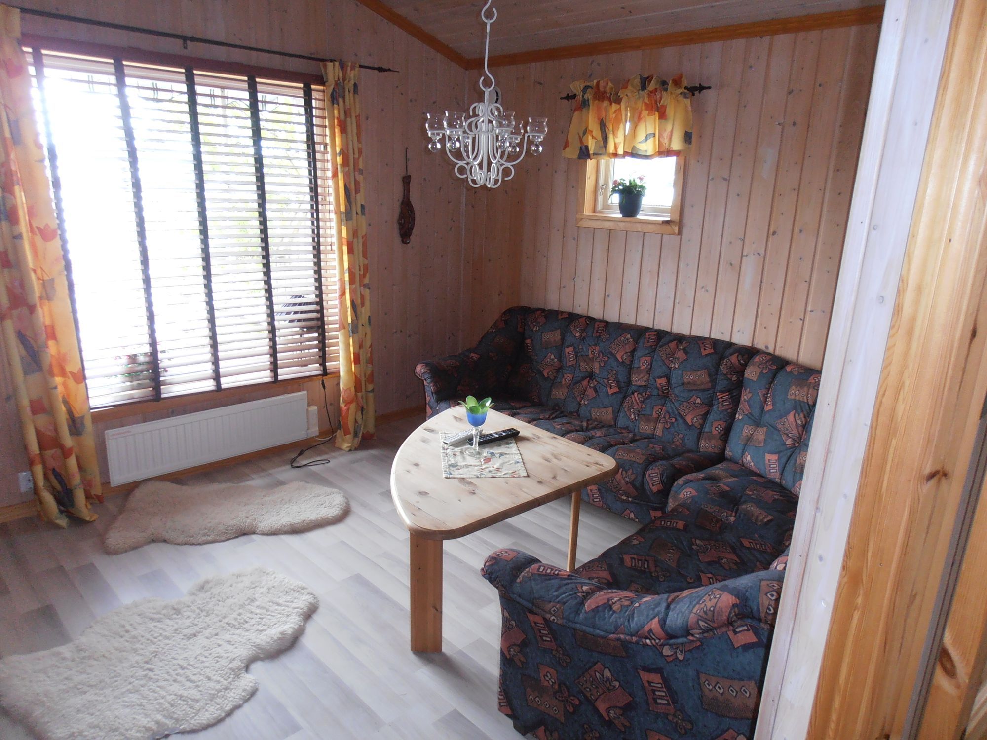 Stuga på strandtomt – bild 6 av 11