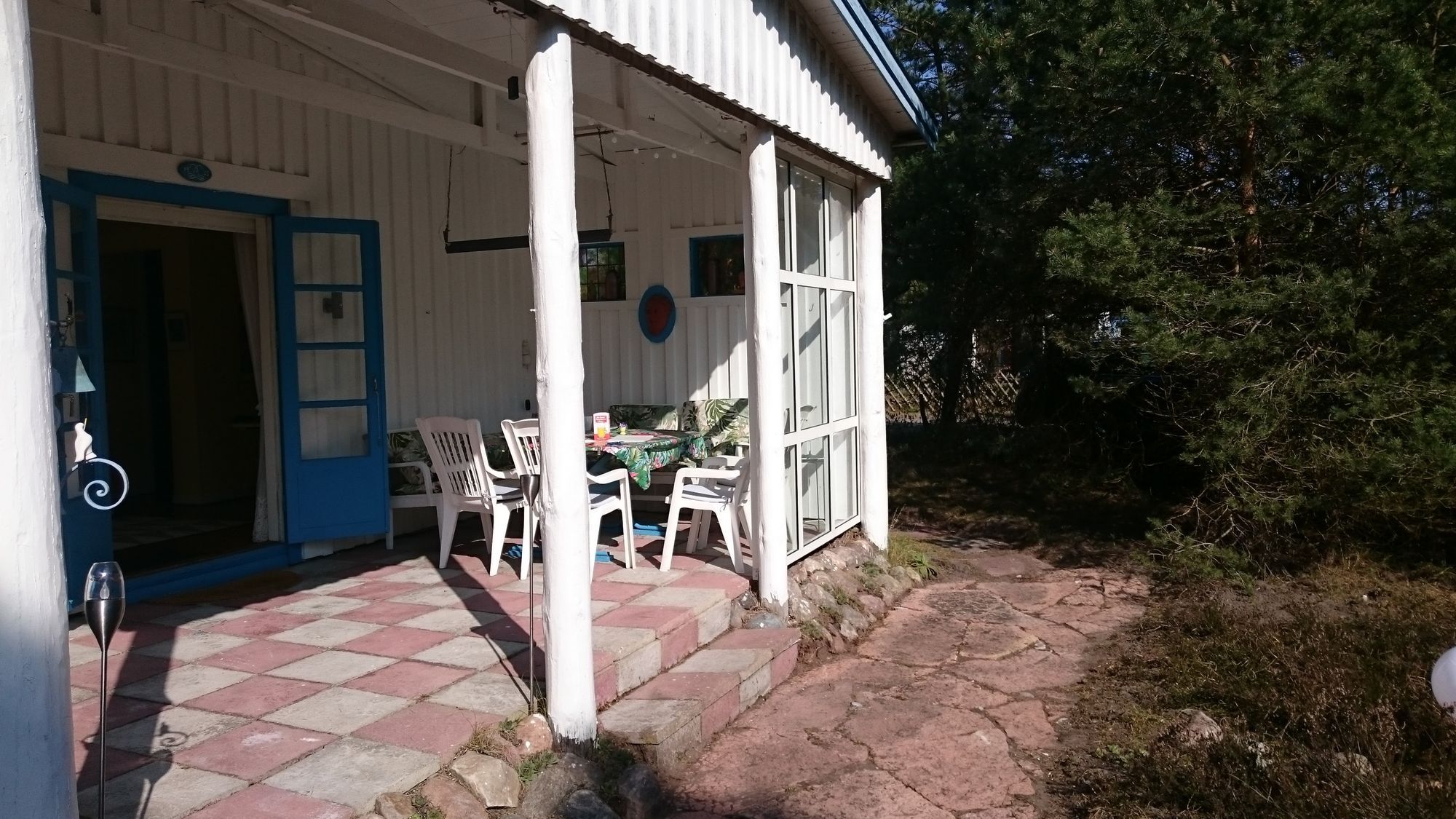 Charmig stuga 200 m från stranden i Höllviken – bild 2 av 24