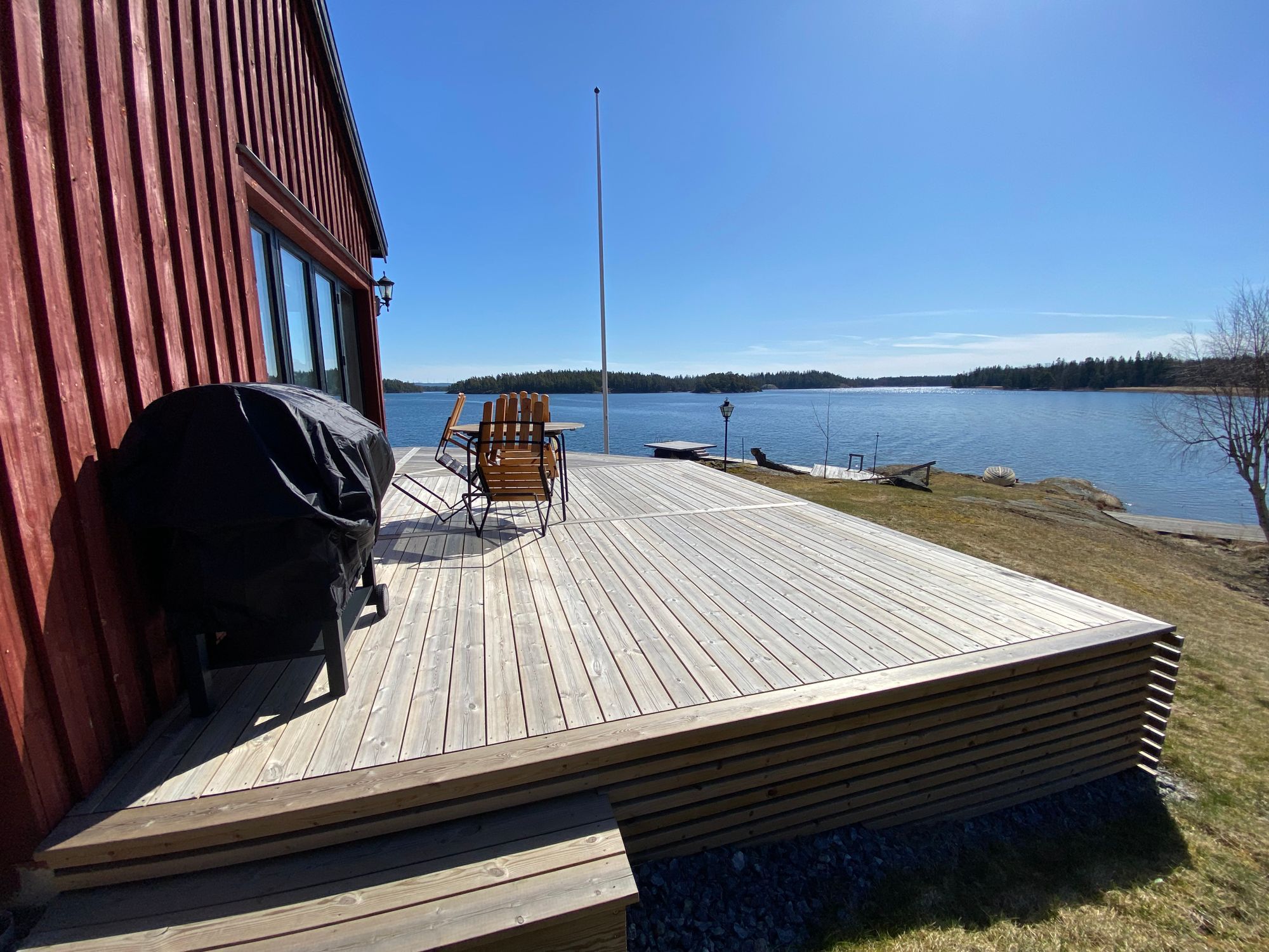 Hus med sjötomt och egen brygga, Vätterns strand – bild 9 av 24