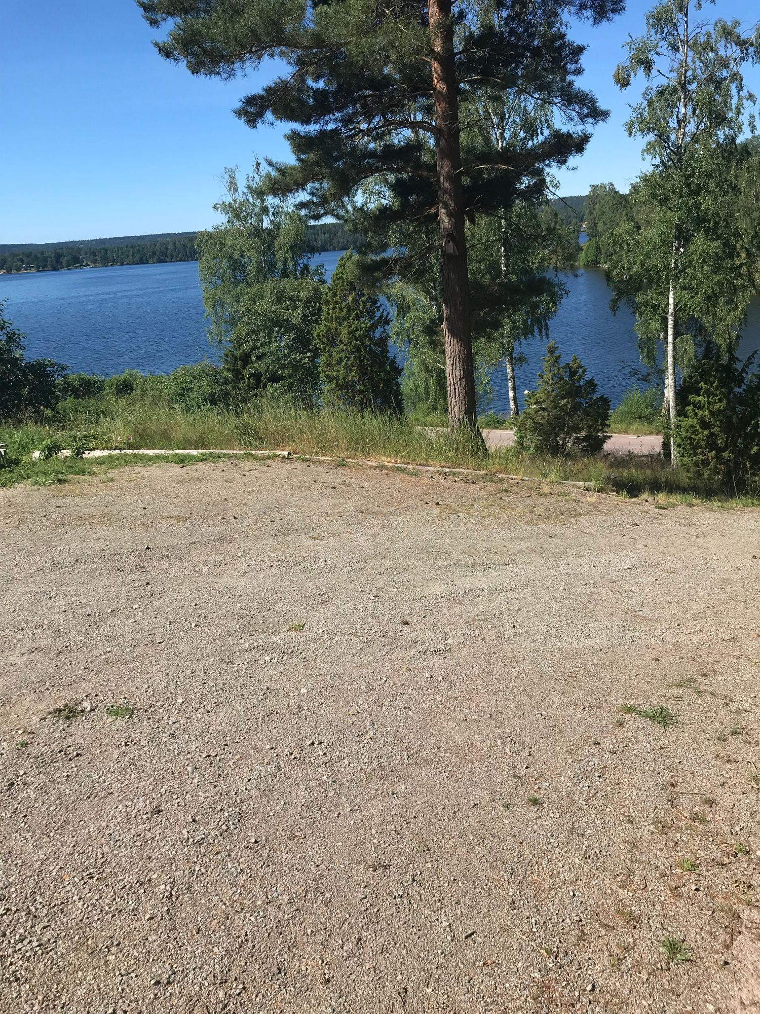 Mysig sommarstuga på Torpön vid sjön Sommen – bild 18 av 18