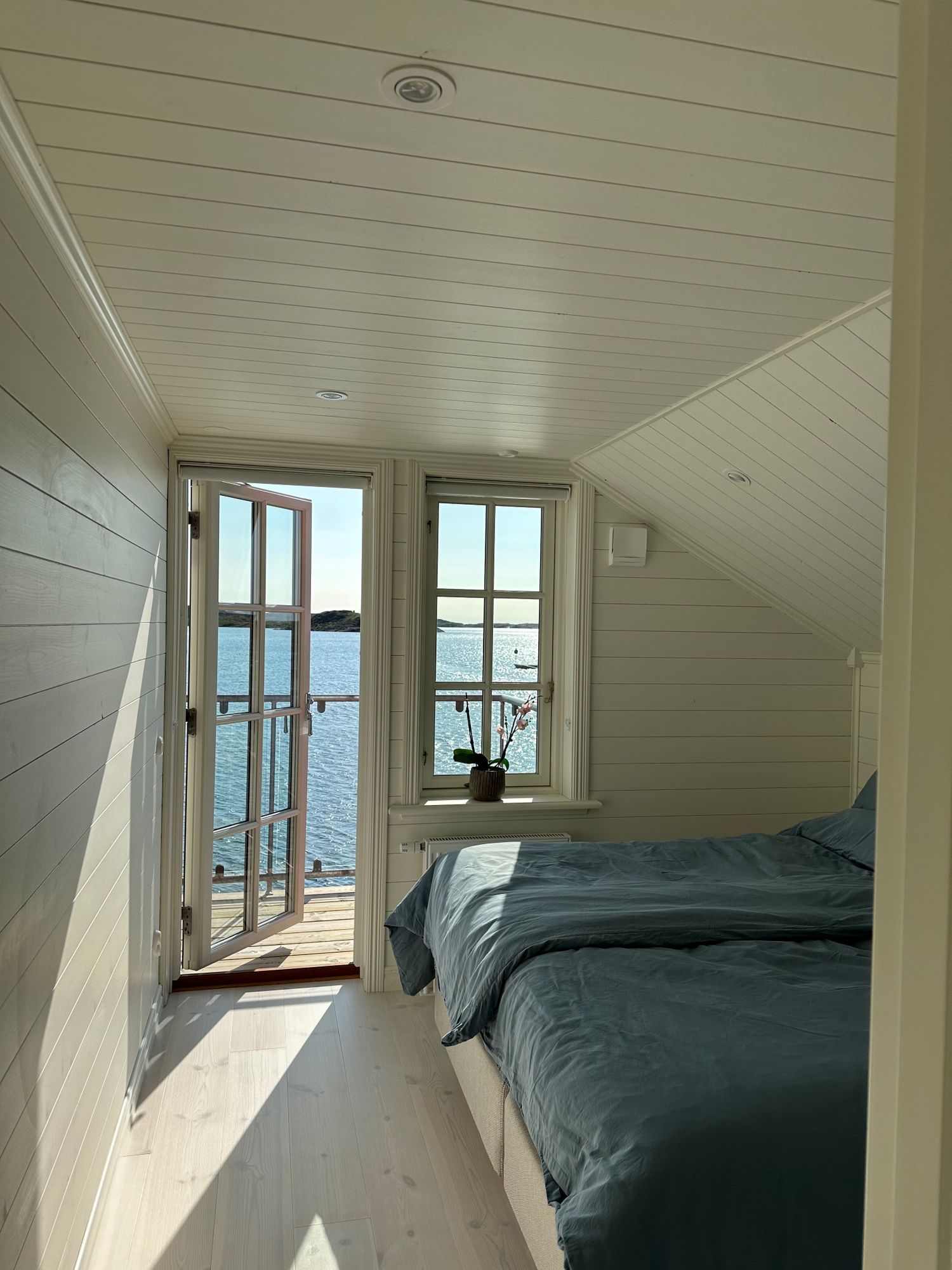 Bo vid havet med egen brygga – bild 12 av 20