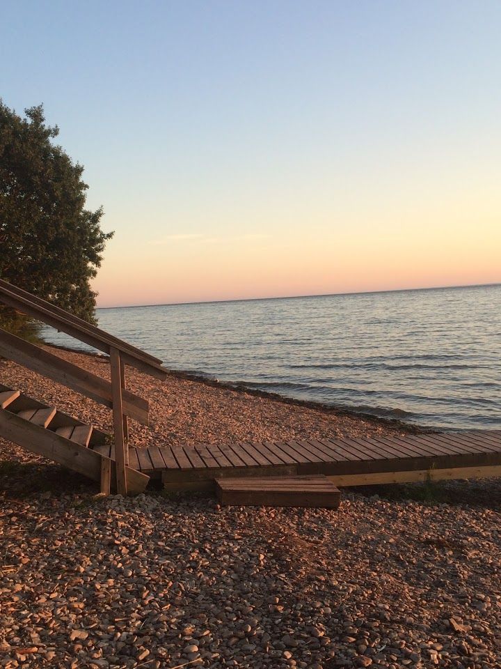Toppenfräsch stuga nära havet – bild 11 av 12