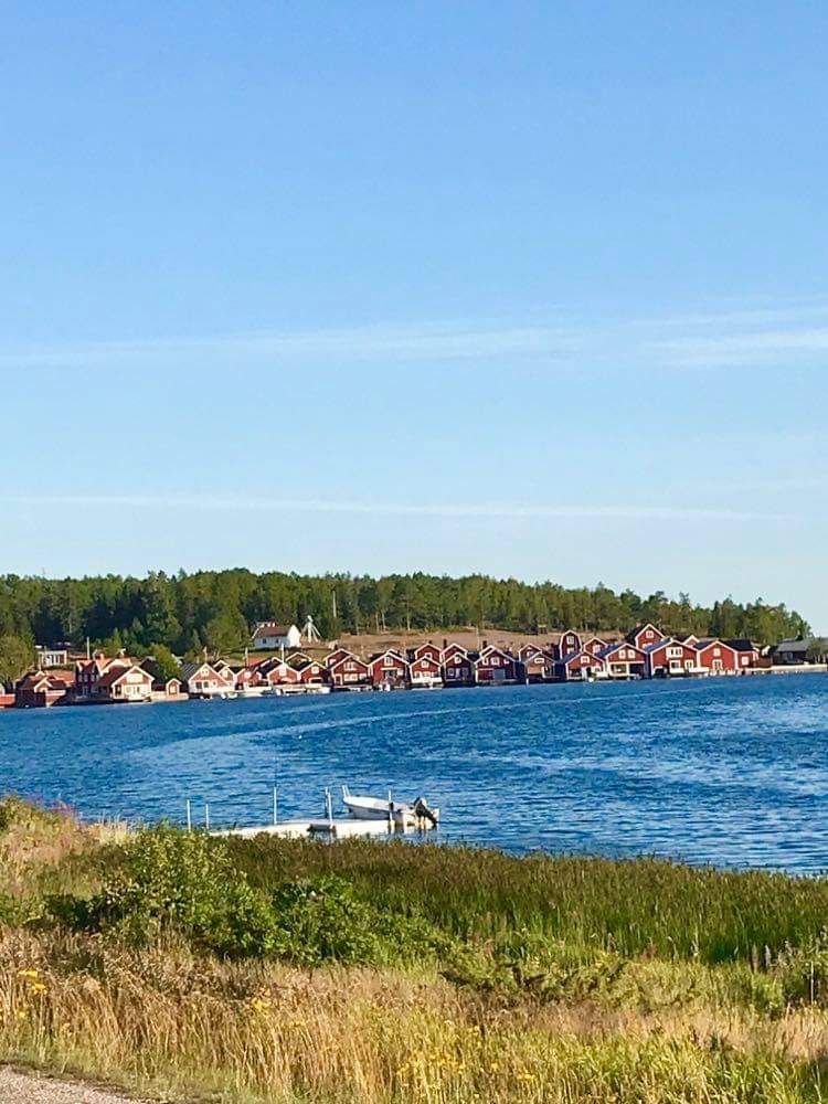 Fin stuga med utsikt över Norrfällsviken – bild 11 av 12