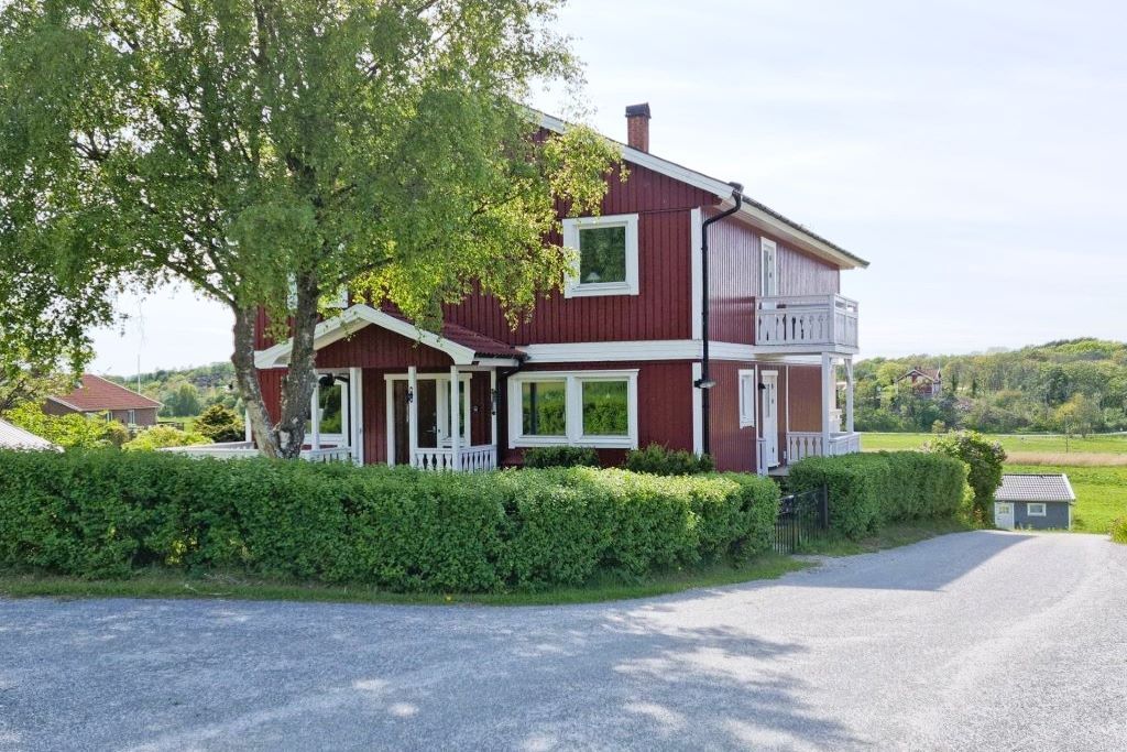 Rymligt kustnära boende för familjer | SE09105 – bild 2 av 24