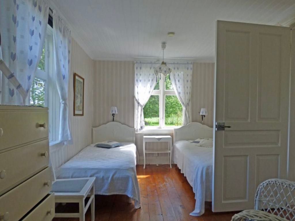 Charmigt torp på Vinön – Hjälmarens pärla – bild 10 av 14