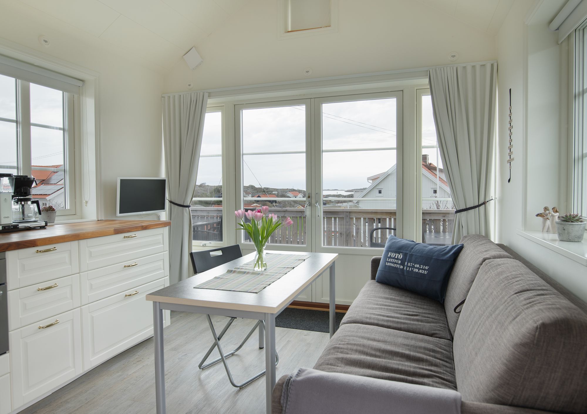 Liten stuga nära havet – bild 4 av 16