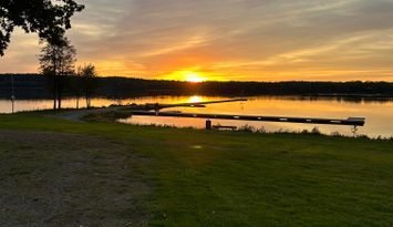 Vackert nyrenoverat hus nära stranden