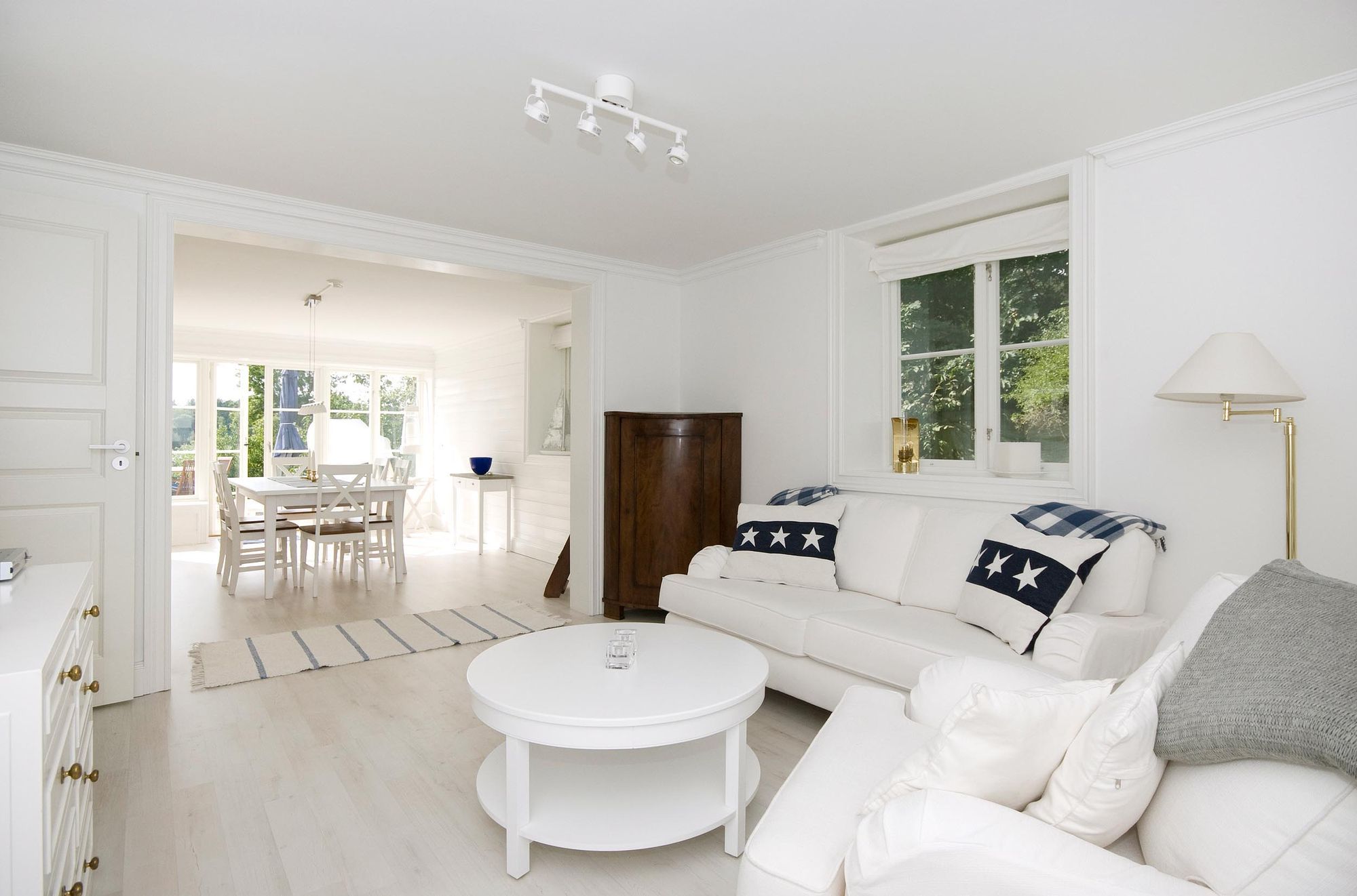 HAMPTONS STYLE WATERFRONT PROPERTY NEAR STOCKHOLM – bild 16 av 24