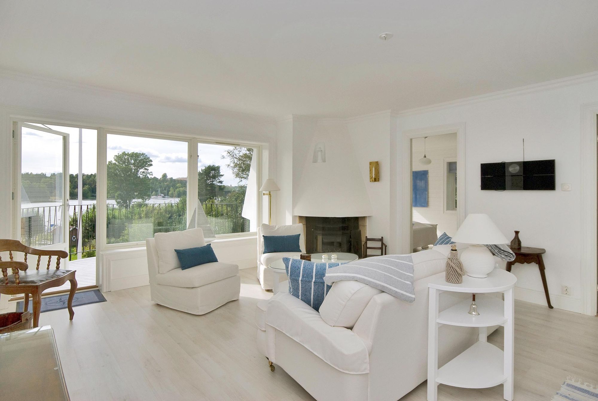 HAMPTONS STYLE WATERFRONT PROPERTY NEAR STOCKHOLM – bild 13 av 24