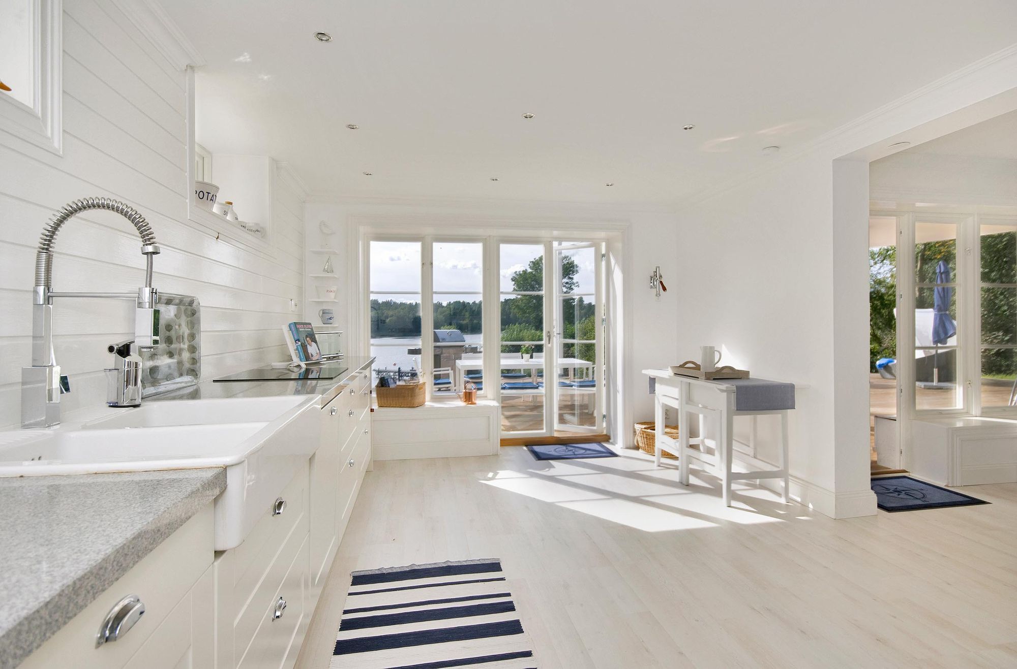 HAMPTONS STYLE WATERFRONT PROPERTY NEAR STOCKHOLM – bild 12 av 24