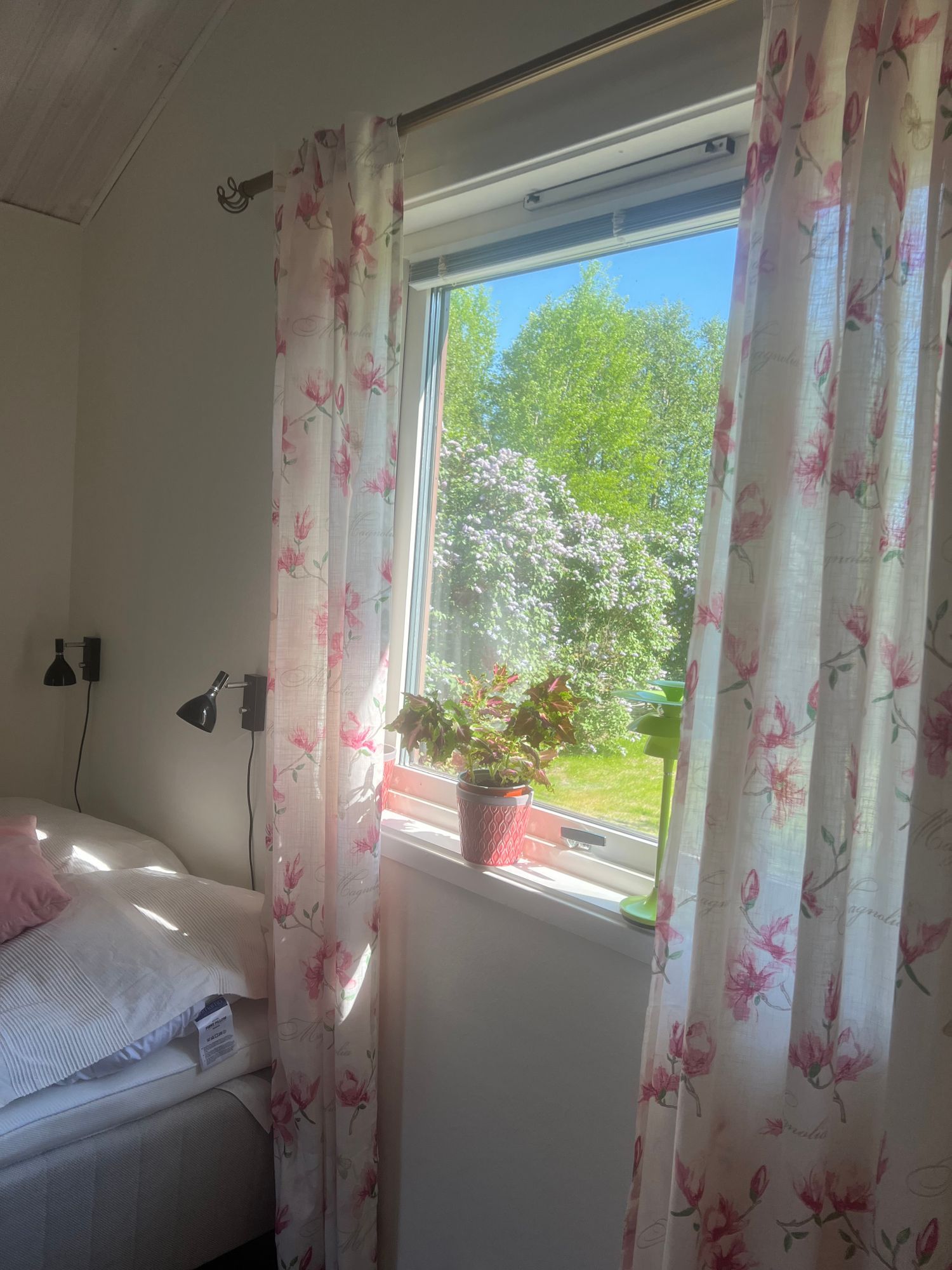 Mysig stuga med kort gångavstånd till stranden – bild 3 av 9