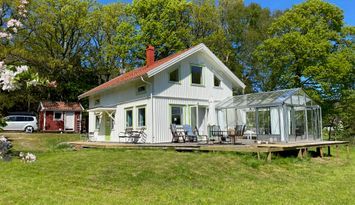 Havsnära lantligt hus på Tjörn
