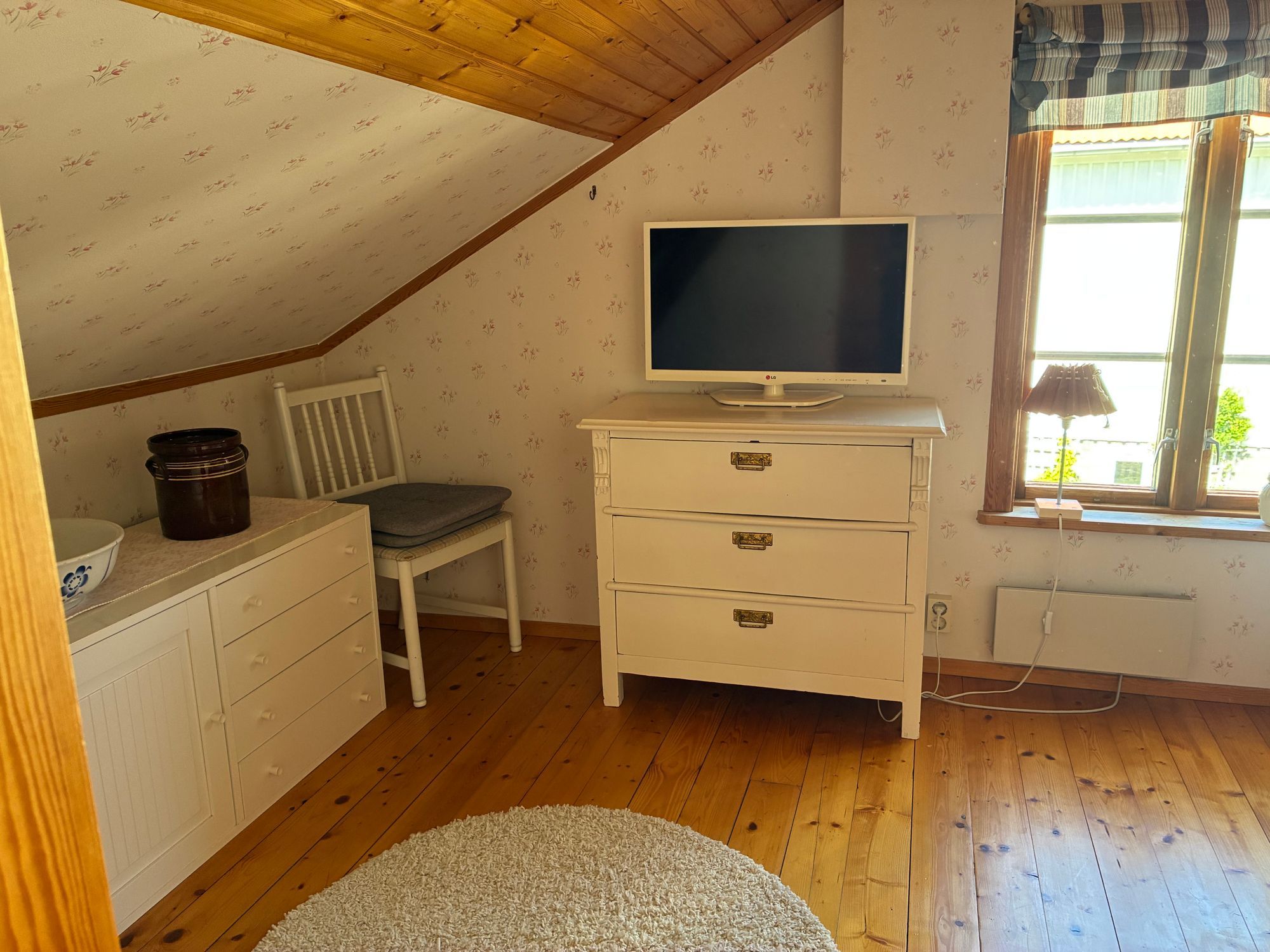 Sommarhus i Havstenssund med sjöbod – bild 11 av 24