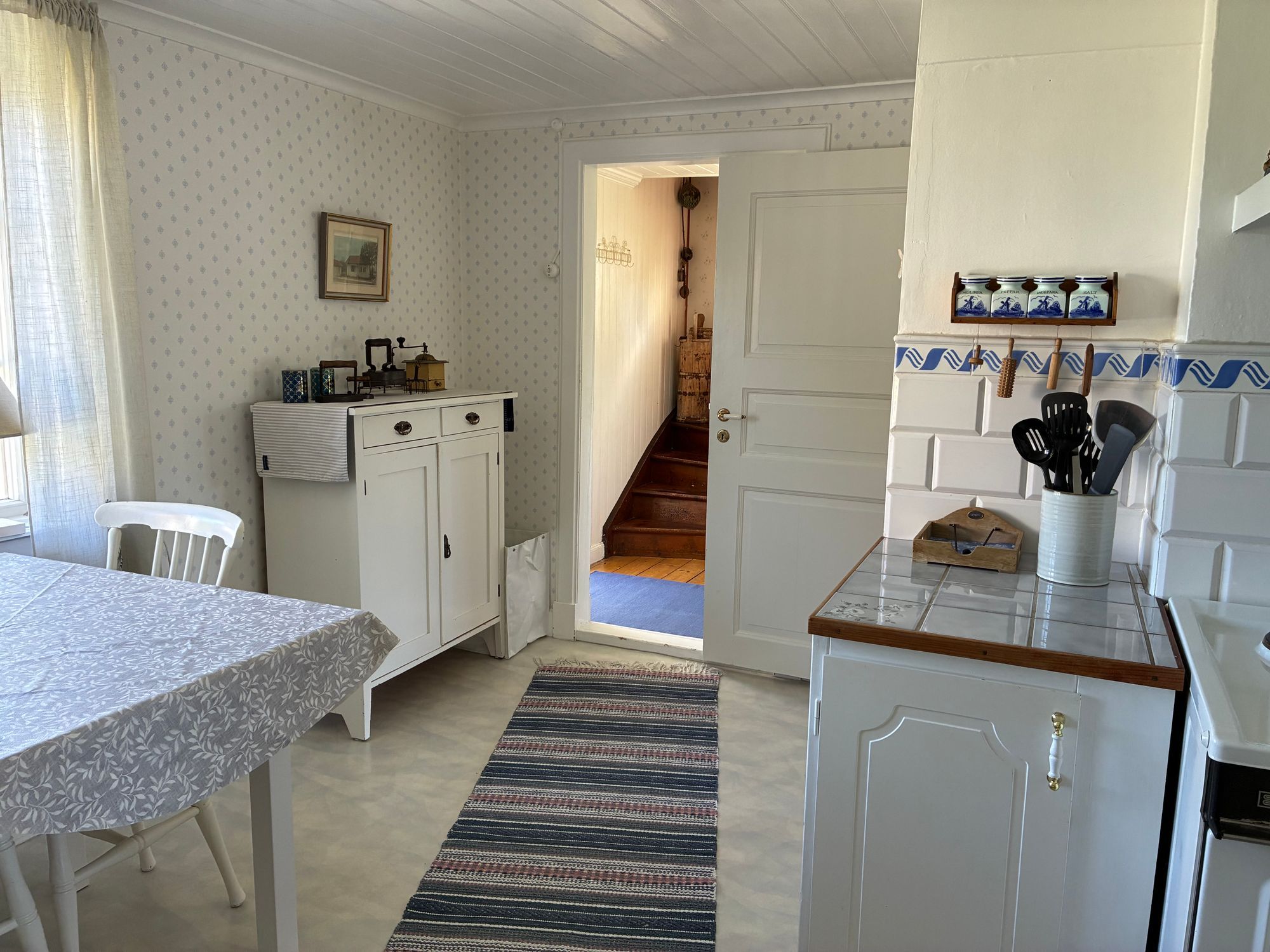 Sommarhus i Havstenssund med sjöbod – bild 5 av 24