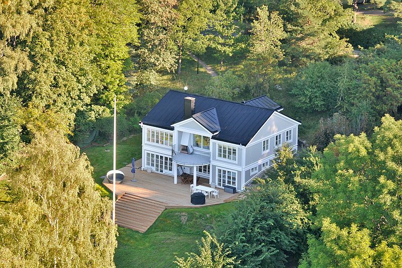 HAMPTONS STYLE WATERFRONT PROPERTY NEAR STOCKHOLM – bild 2 av 24