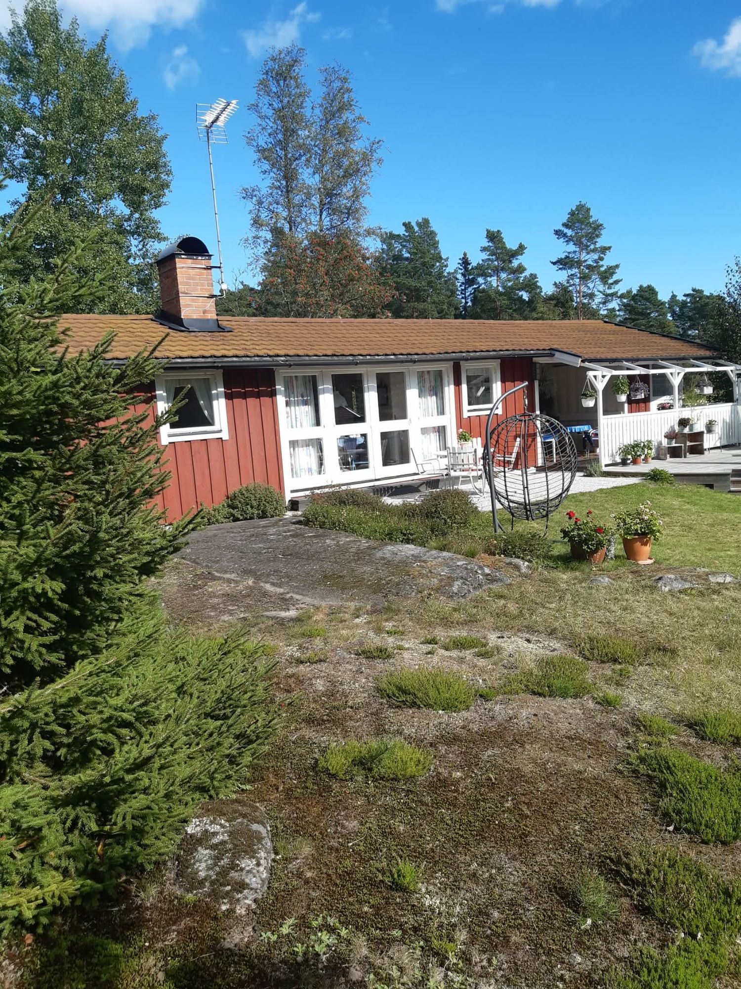 Sjönära stuga i trevligt område Gräddö/Rådmansö