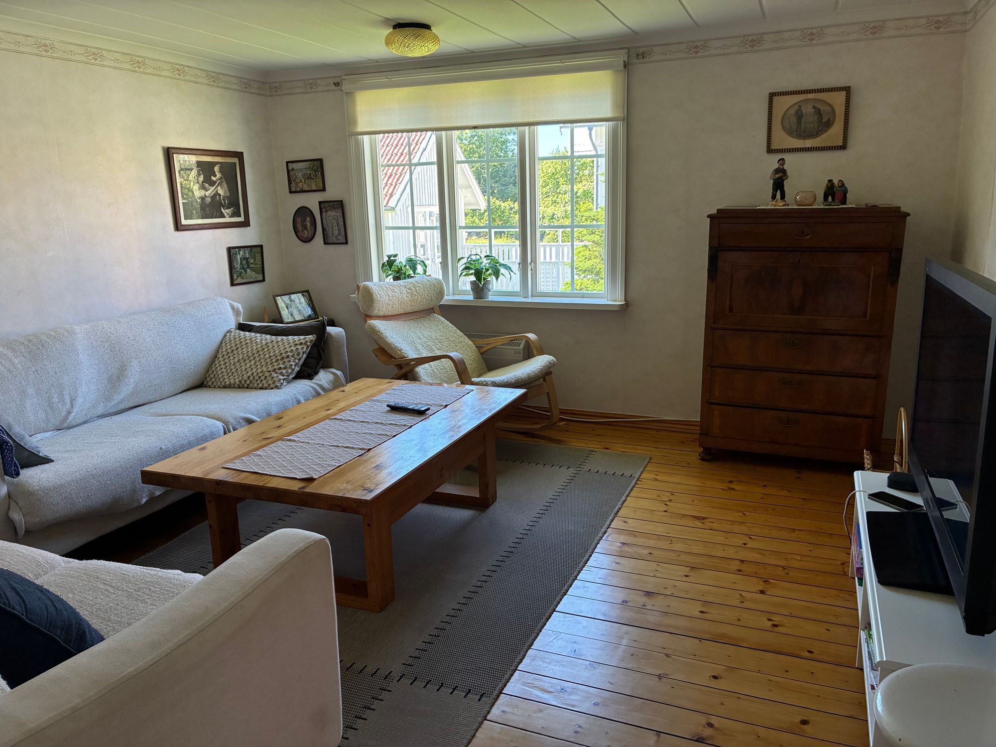 Sommarhus i Havstenssund med sjöbod – bild 7 av 24