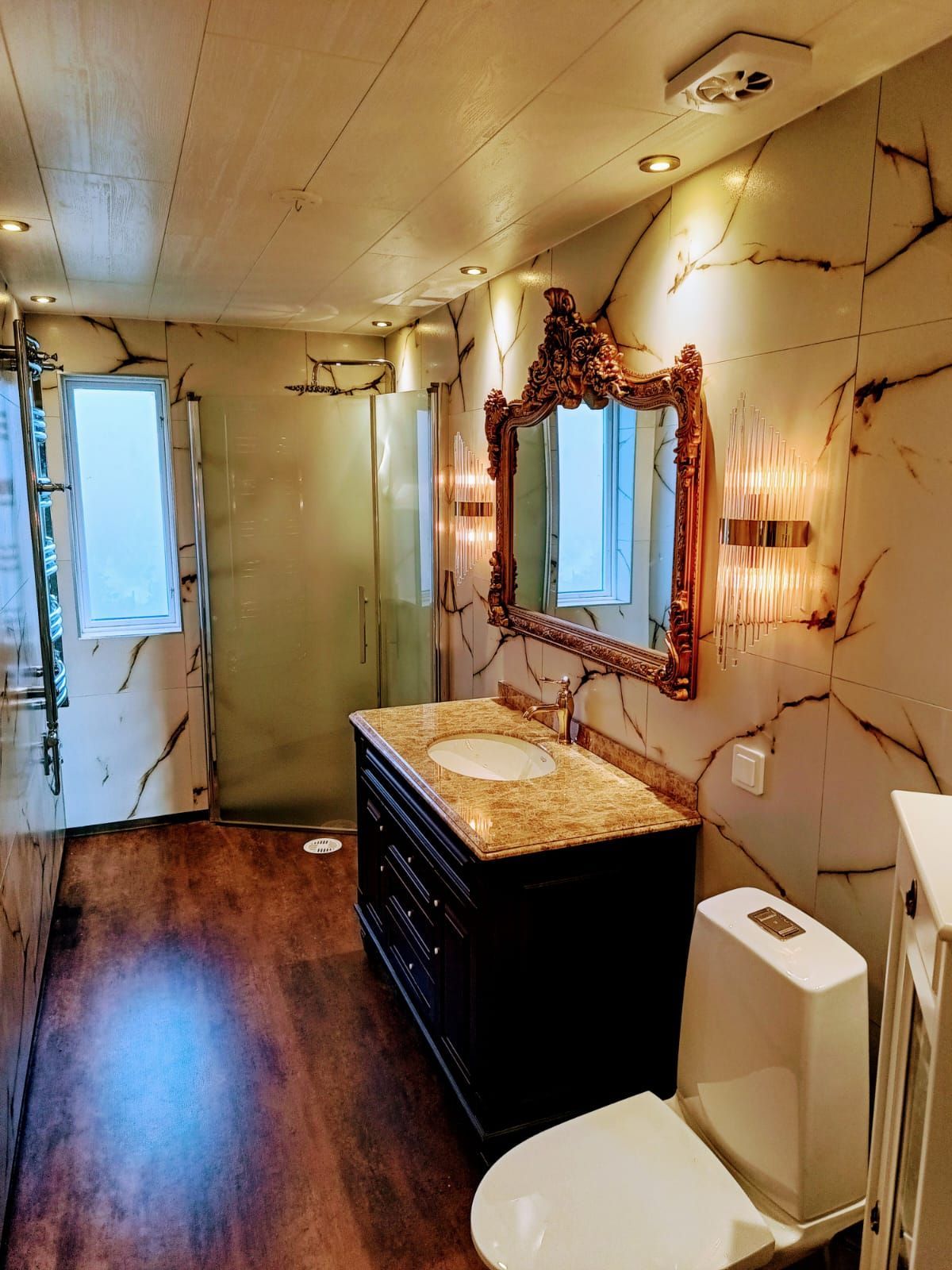 stor enplans villa med lekvänlig trädgård – bild 11 av 18