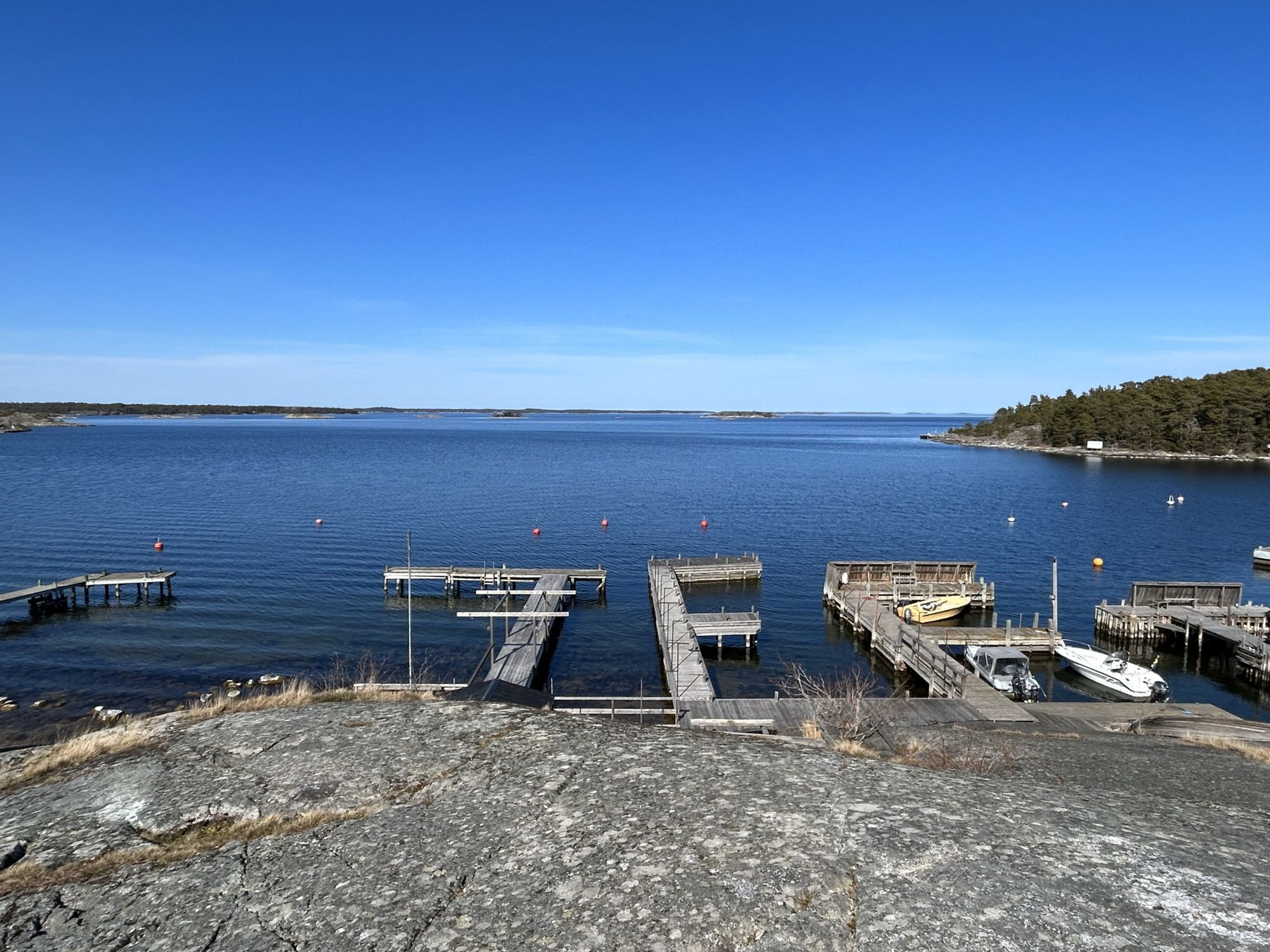 Sjönära stuga med vacker utsikt, Sandhamn – bild 22 av 24
