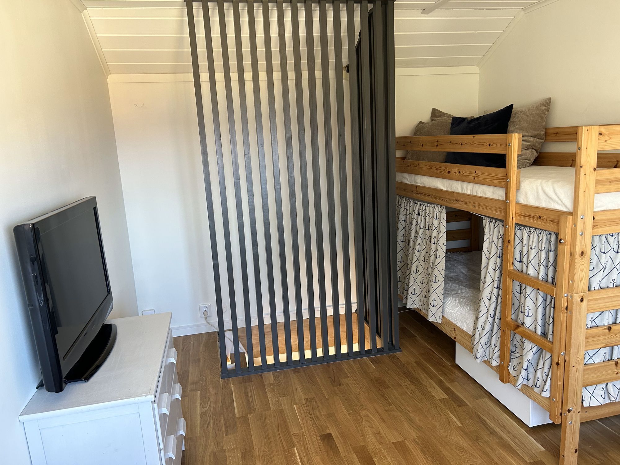 Sjönära stuga med vacker utsikt, Sandhamn – bild 13 av 24
