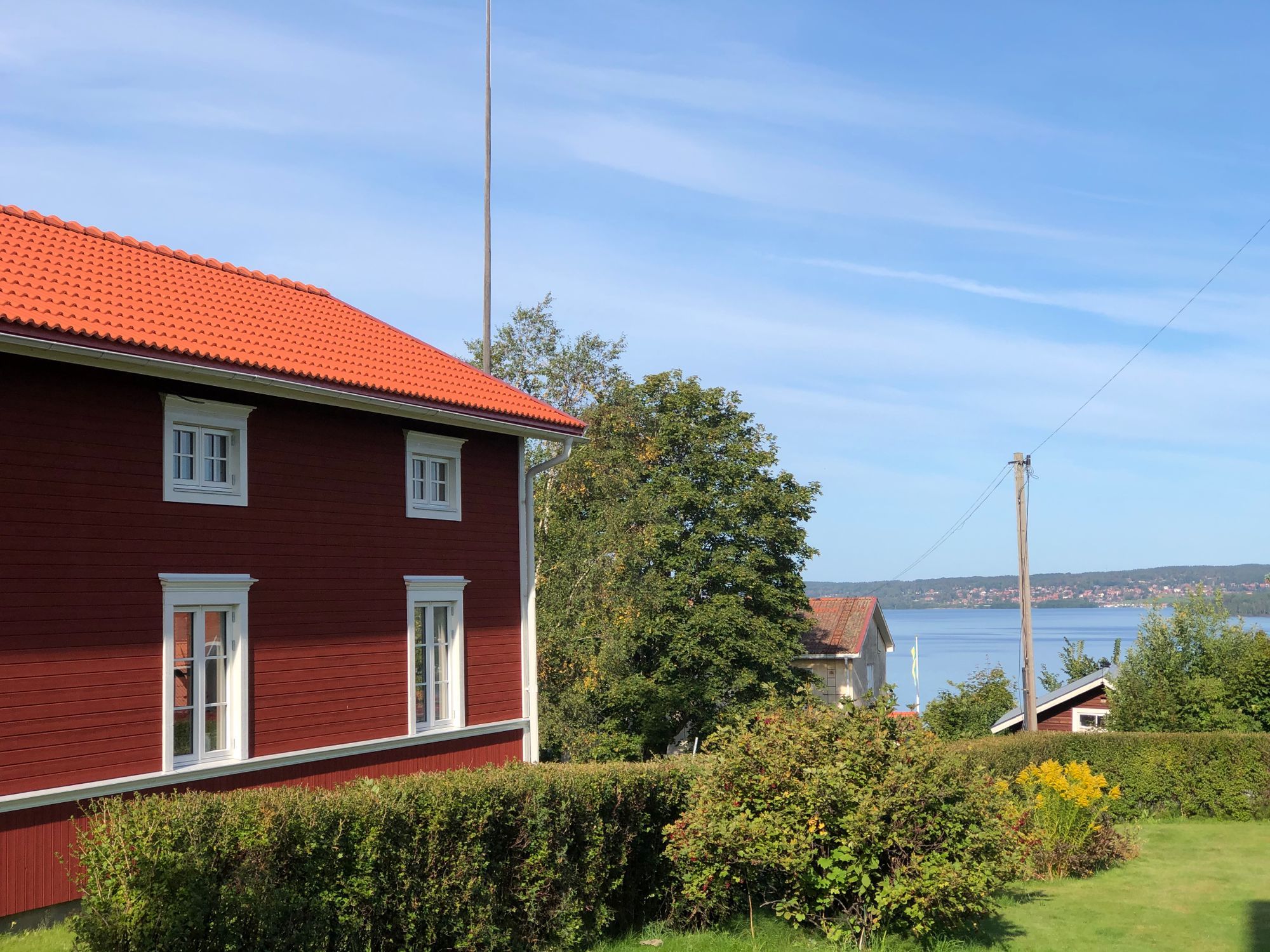 Nyrenoverad Villa/Fritidshus m utsikt över Siljan! – bild 2 av 23