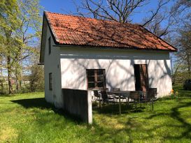 Charmigt hus på idyllisk tomt