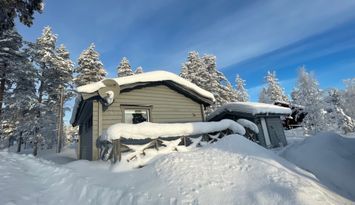 Fjällstuga med kamin & bastu