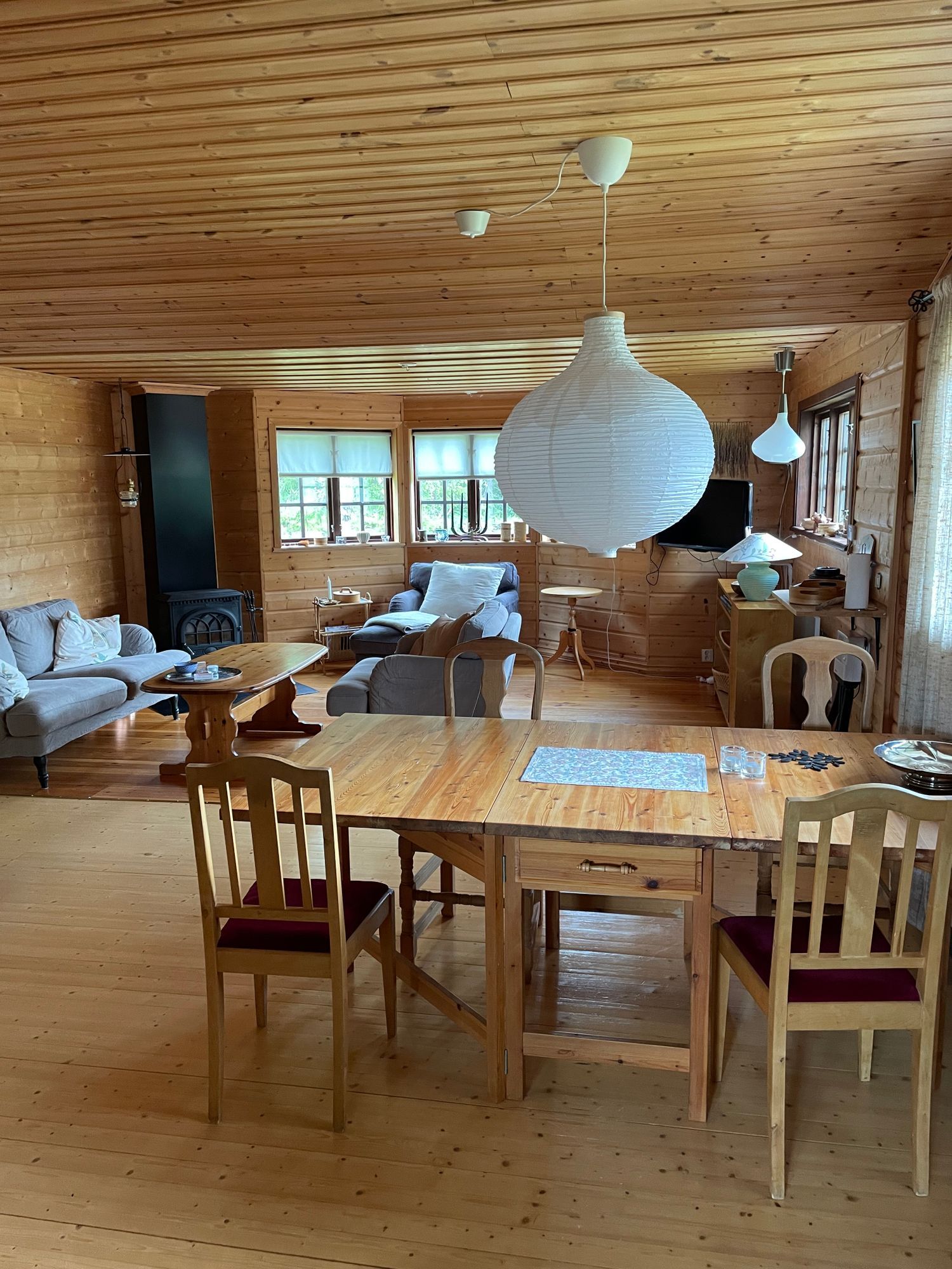 Mysig fjällstuga i bästa läge – bild 4 av 12